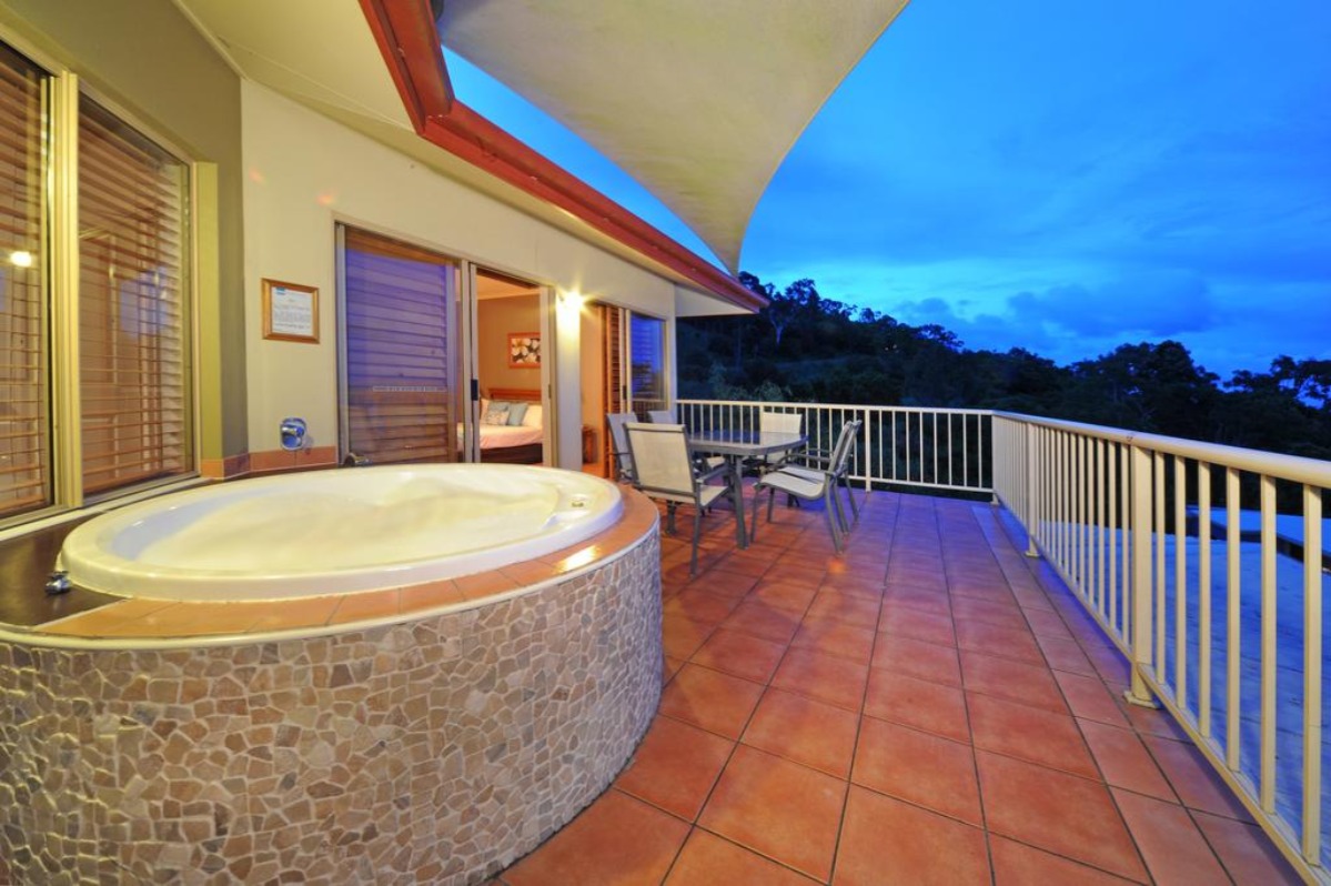 Airlie Beach – Boathaven Bay Holiday Apartments – Holiday 2 Go